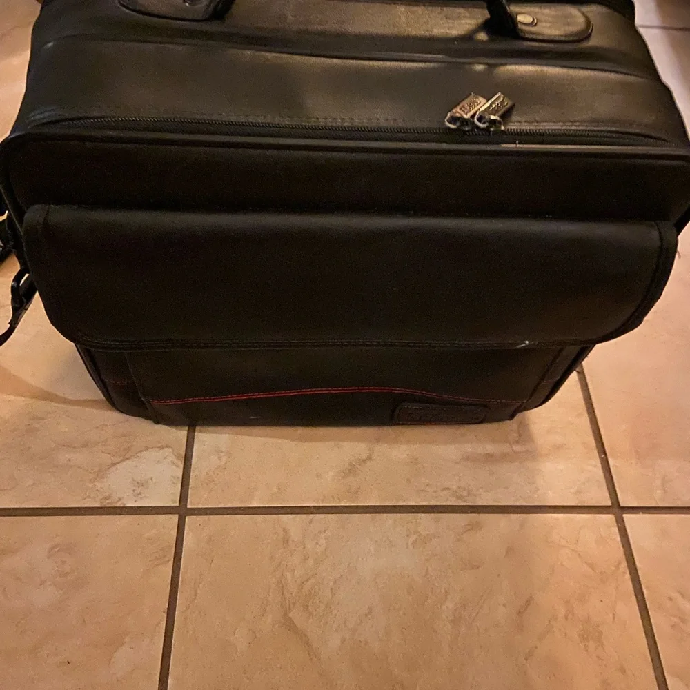 Targus laptop messenger bag